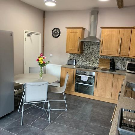 Studio Double. Own Bathroom, Shared Kitchen بيودلي المظهر الخارجي الصورة