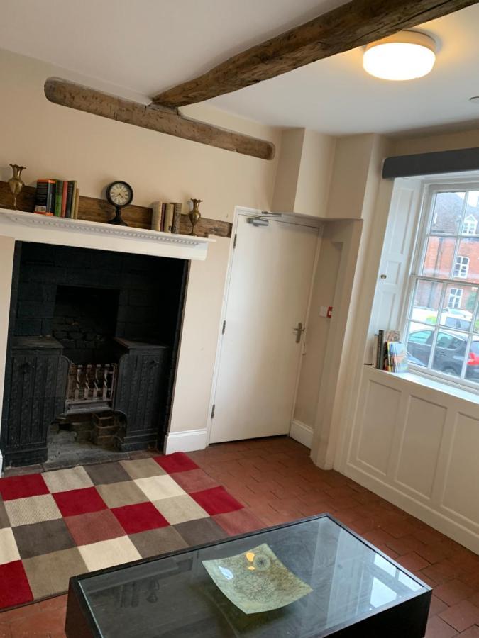 Studio Double. Own Bathroom, Shared Kitchen بيودلي المظهر الخارجي الصورة